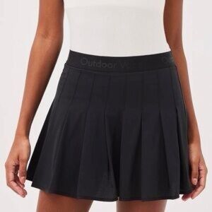 Outdoor Voices Black Pleated skort 4”